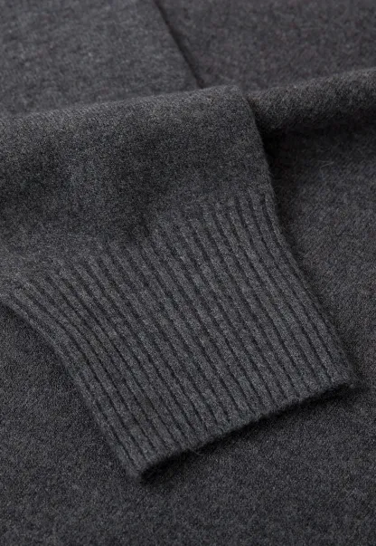 Fine Gauge Ribbed Knit Crewneck Sweater