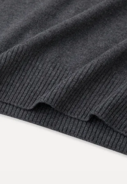 Fine Gauge Ribbed Knit Crewneck Sweater