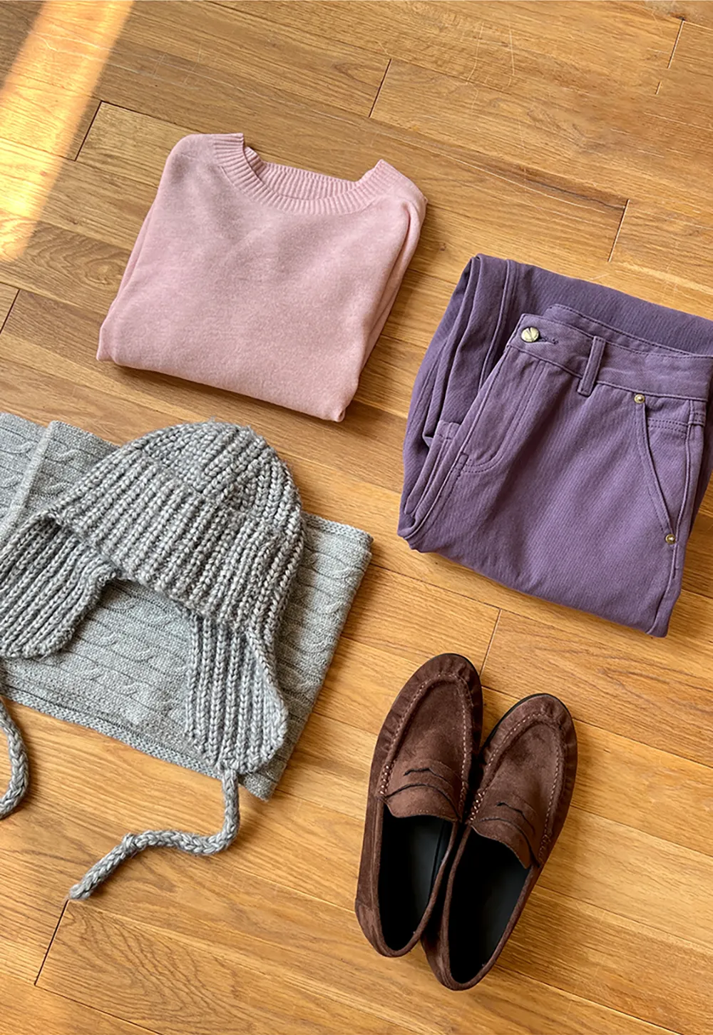 Fine Gauge Ribbed Knit Crewneck Sweater