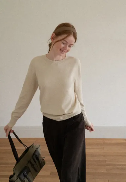 Fine Gauge Ribbed Knit Crewneck Sweater