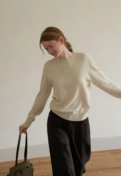 Fine Gauge Ribbed Knit Crewneck Sweater