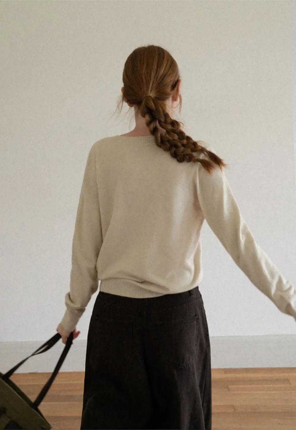 Fine Gauge Ribbed Knit Crewneck Sweater