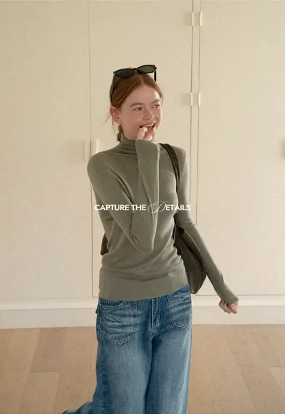 Colorblock Turtleneck Wool Knit Sweater
