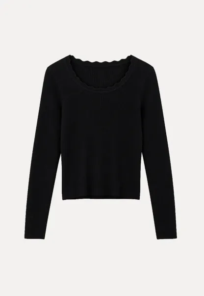 Ribbed Knit Long Sleeve Sweater