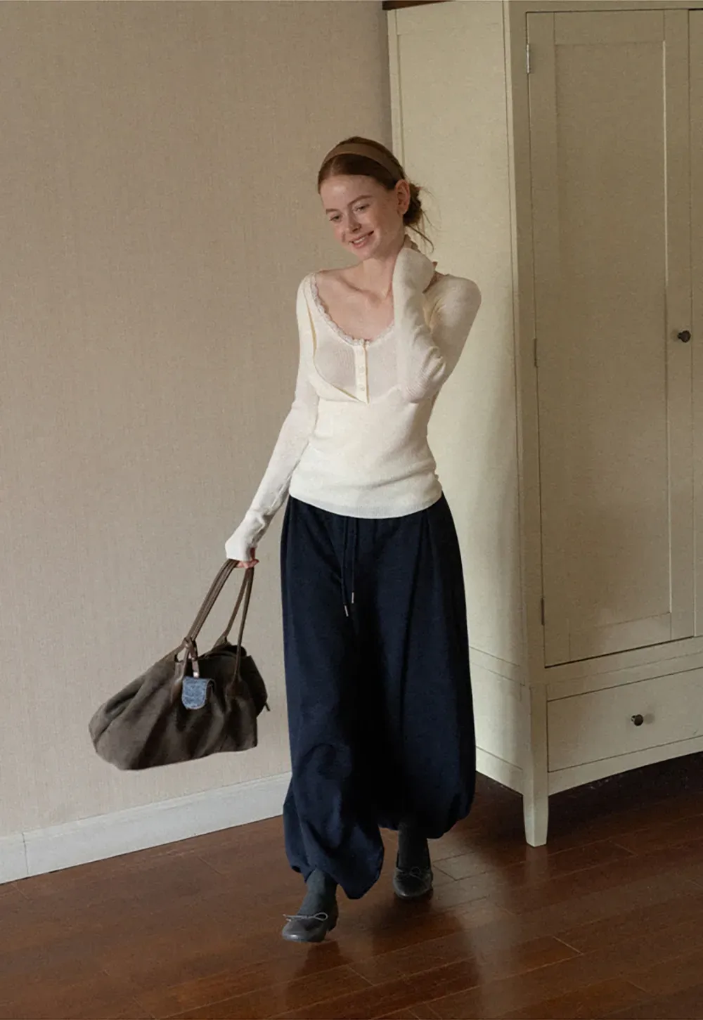 Lace Trim V Neck Ribbed Knit Sweater