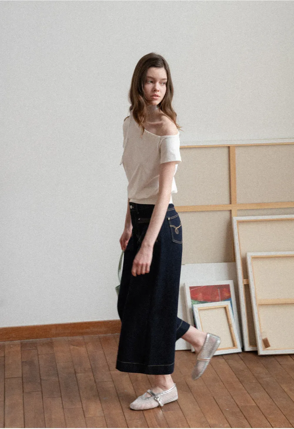 Wide leg cropped denim pants with contrast stitching