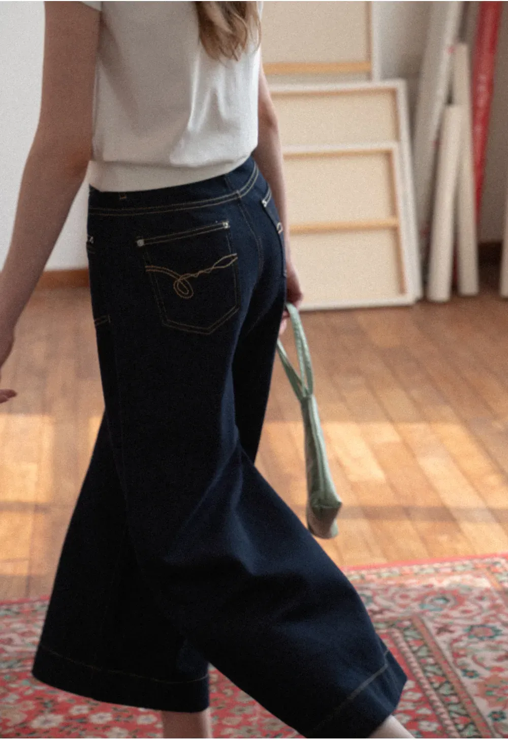 Wide leg cropped denim pants with contrast stitching