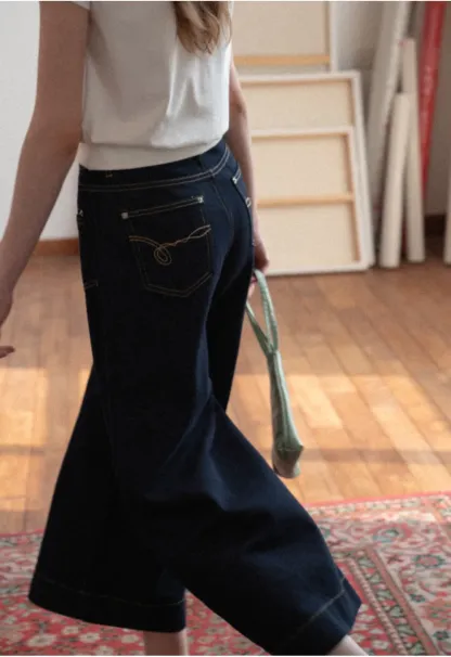 Wide leg cropped denim pants with contrast stitching