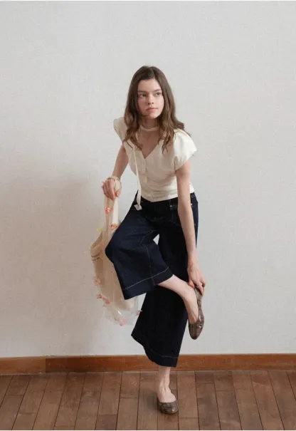 Wide leg cropped denim pants with contrast stitching