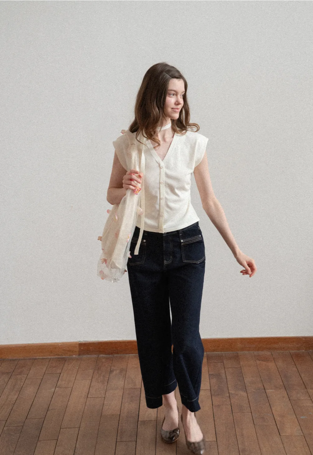 Wide leg cropped denim pants with contrast stitching