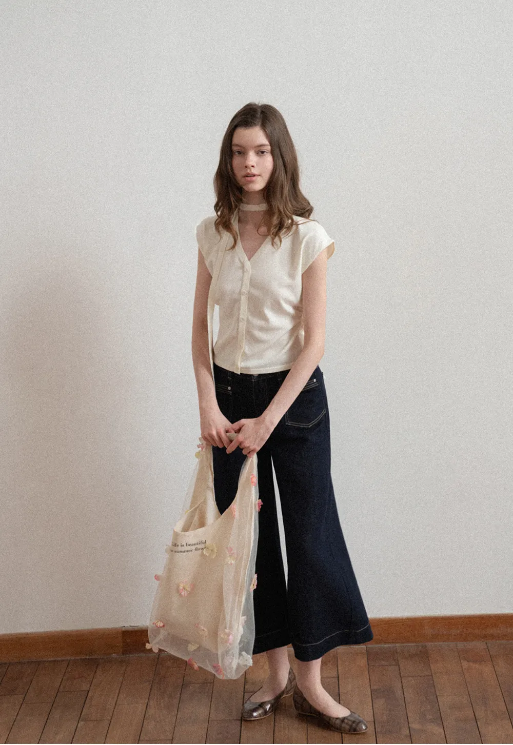 Wide leg cropped denim pants with contrast stitching