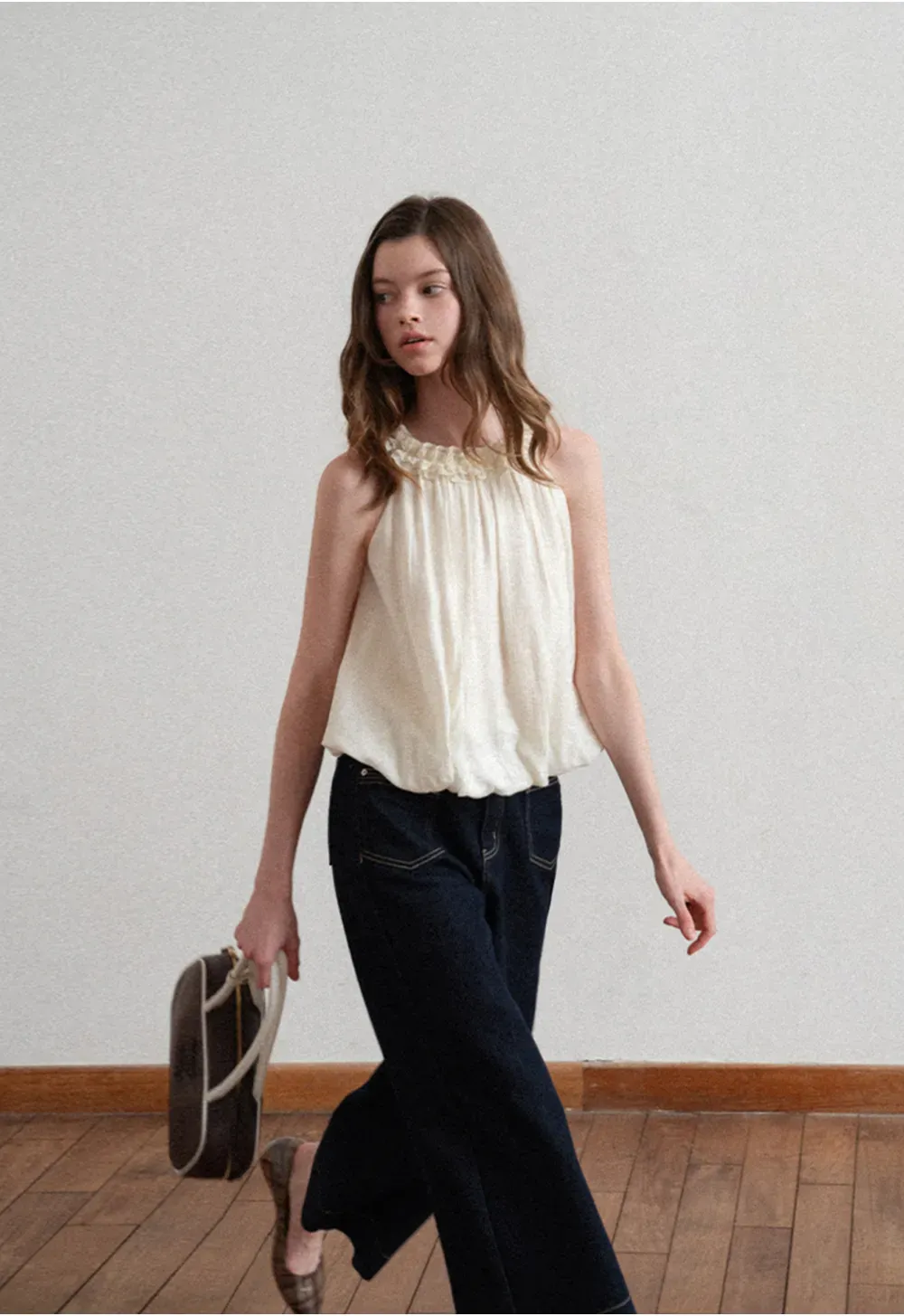 Wide leg cropped denim pants with contrast stitching