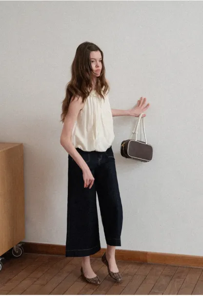 Wide leg cropped denim pants with contrast stitching