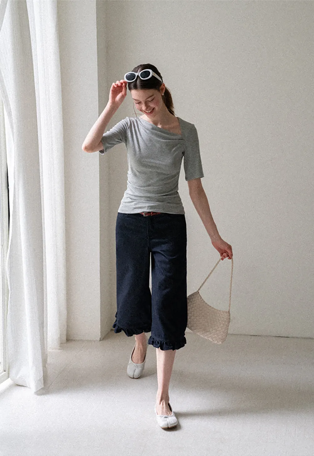 Ruffled Hem Cropped Denim Pants
