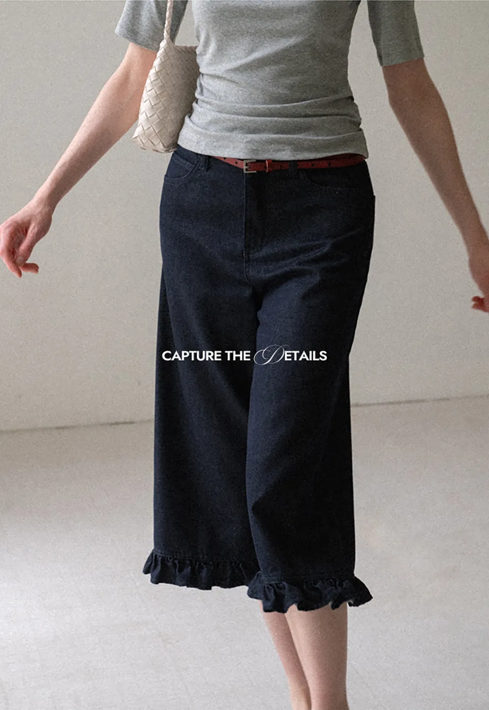 Ruffled Hem Cropped Denim Pants