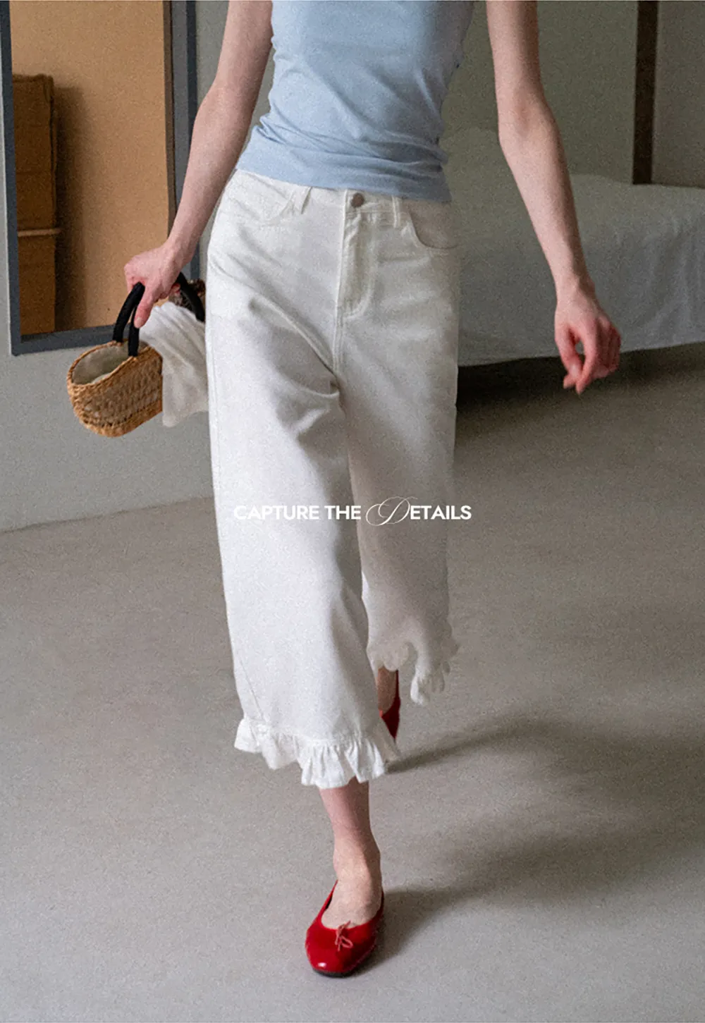 Ruffled Hem Cropped Denim Pants