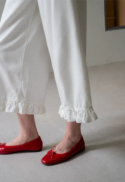 Ruffled Hem Cropped Denim Pants