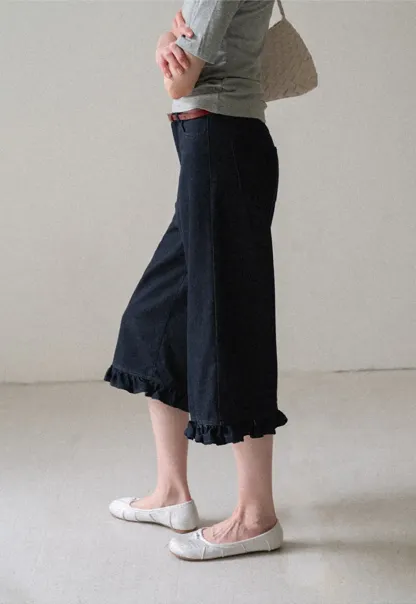 Ruffled Hem Cropped Denim Pants