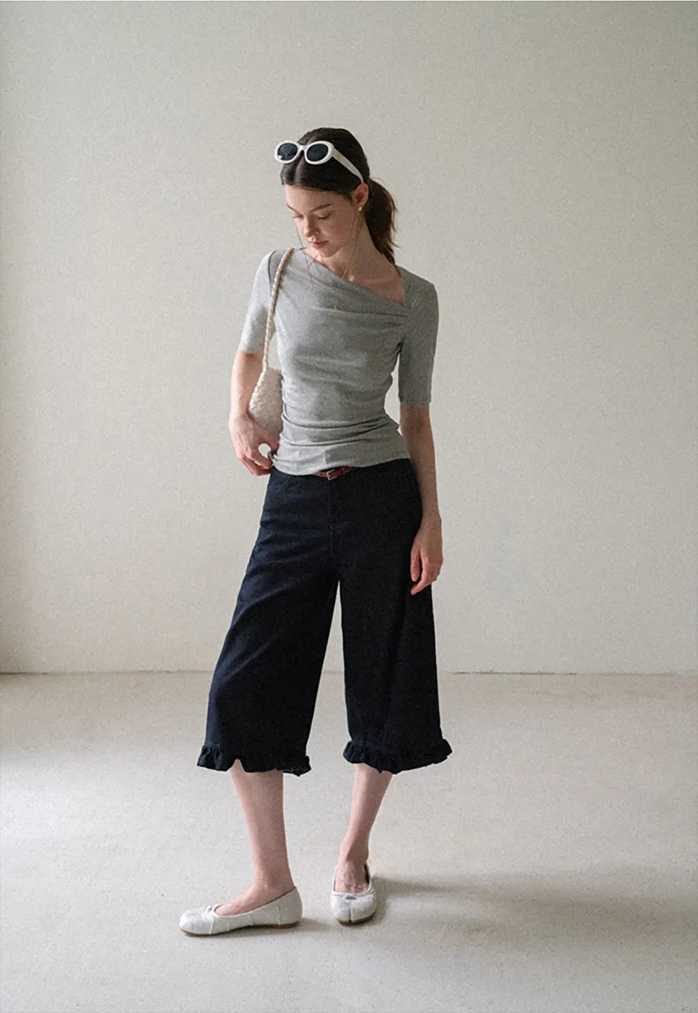 Ruffled Hem Cropped Denim Pants