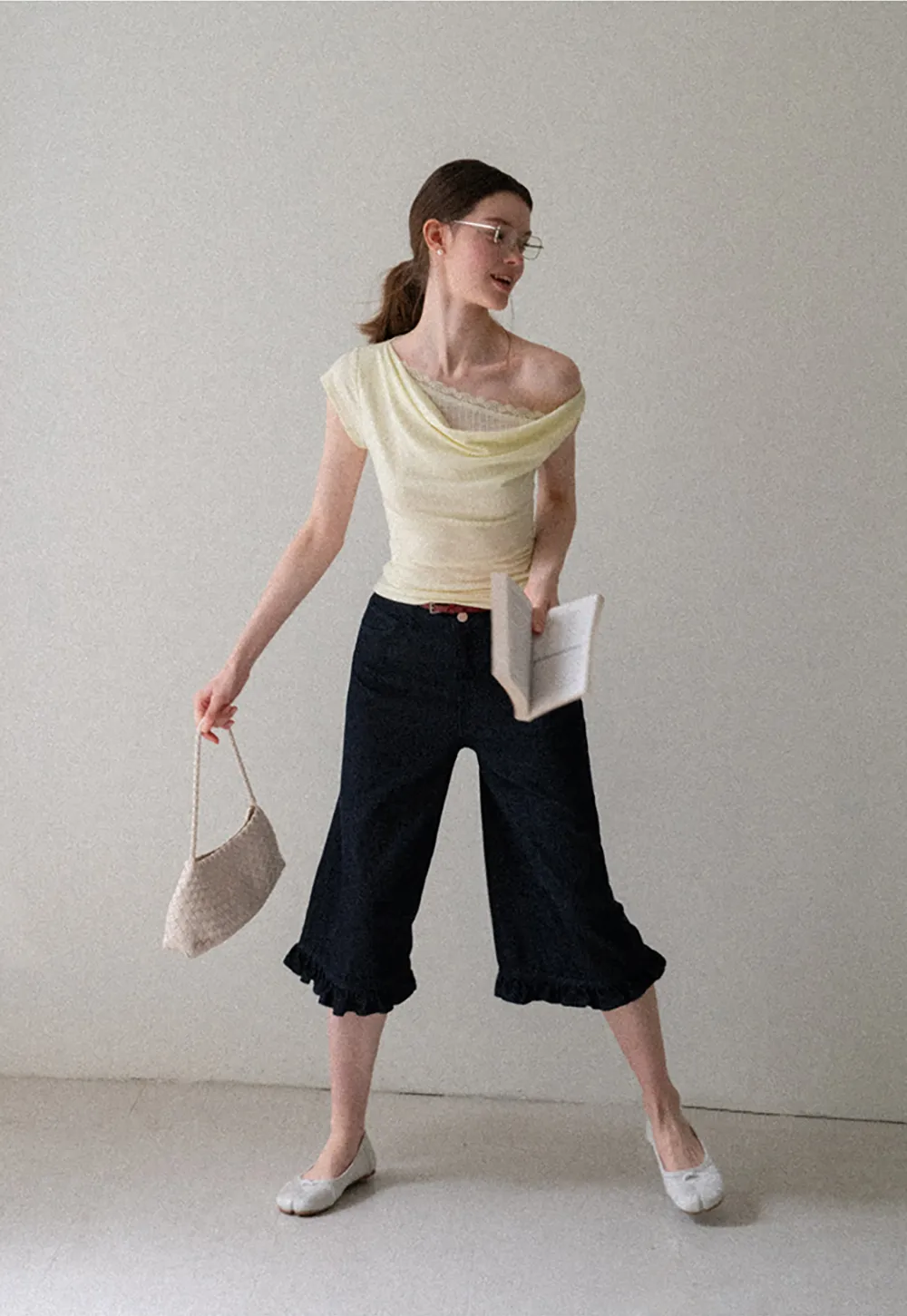 Ruffled Hem Cropped Denim Pants