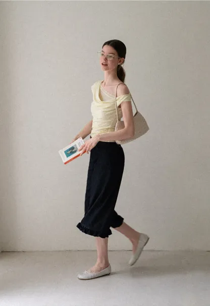 Ruffled Hem Cropped Denim Pants