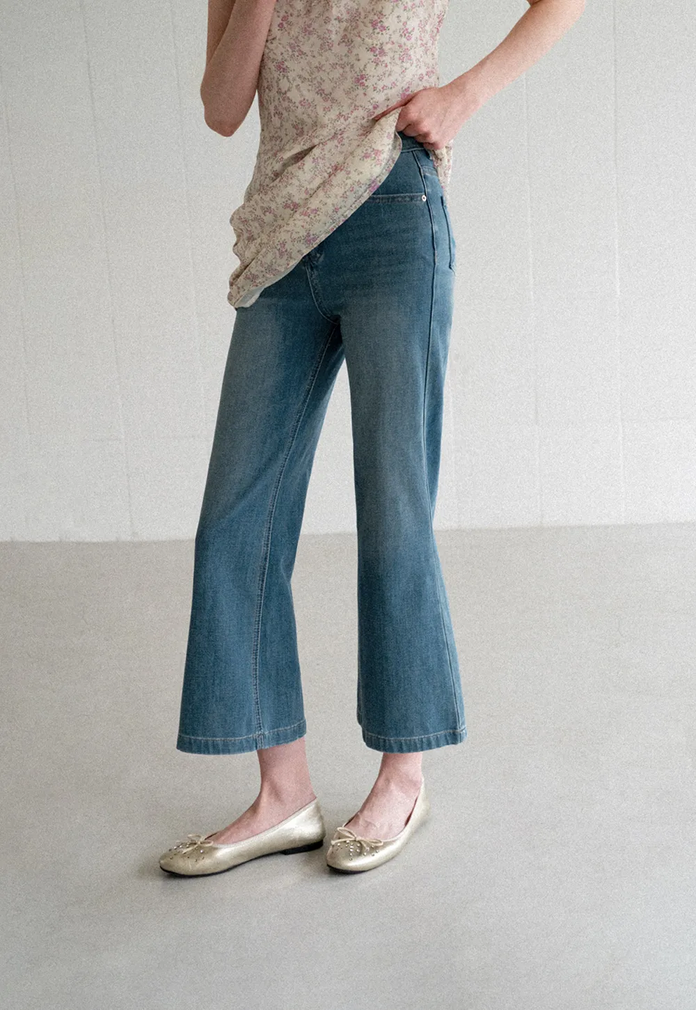 Cropped Flare Leg Denim Jeans