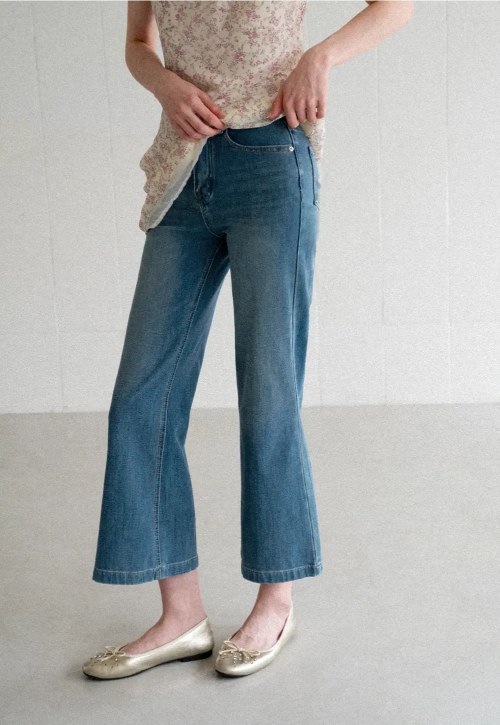 Cropped Flare Leg Denim Jeans