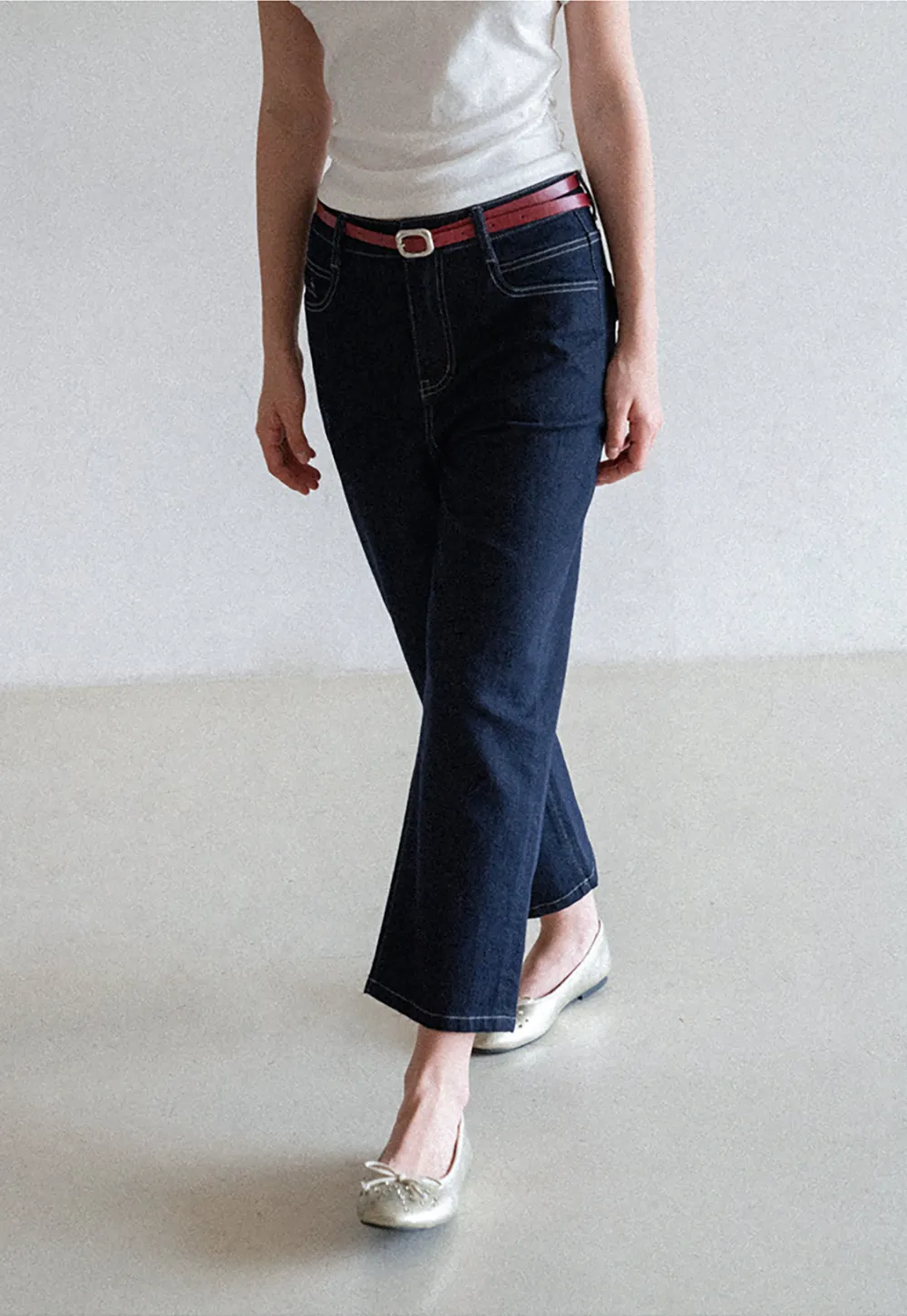 High Waist Straight Cut Cropped Jeans