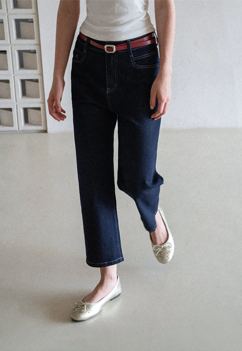 High Waist Straight Cut Cropped Jeans