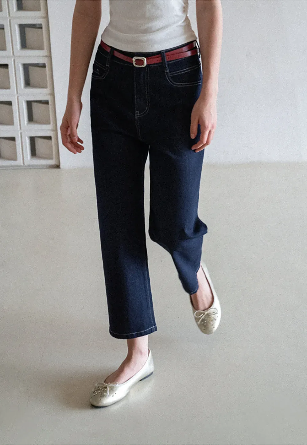 High Waist Straight Cut Cropped Jeans