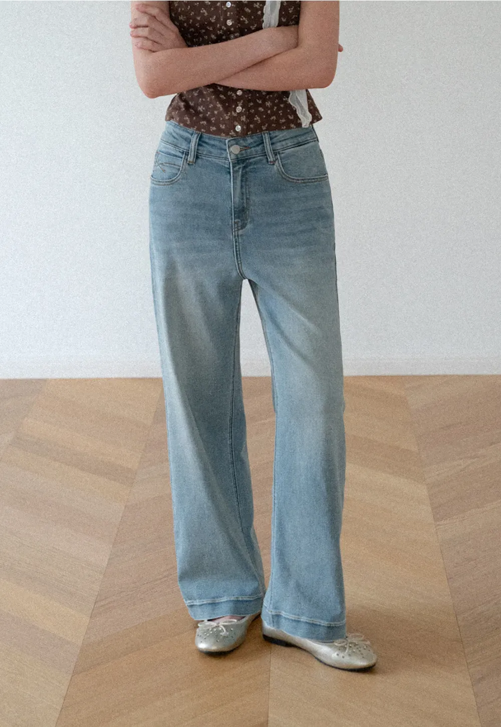 High Waist Wide Leg Straight Fit Jeans