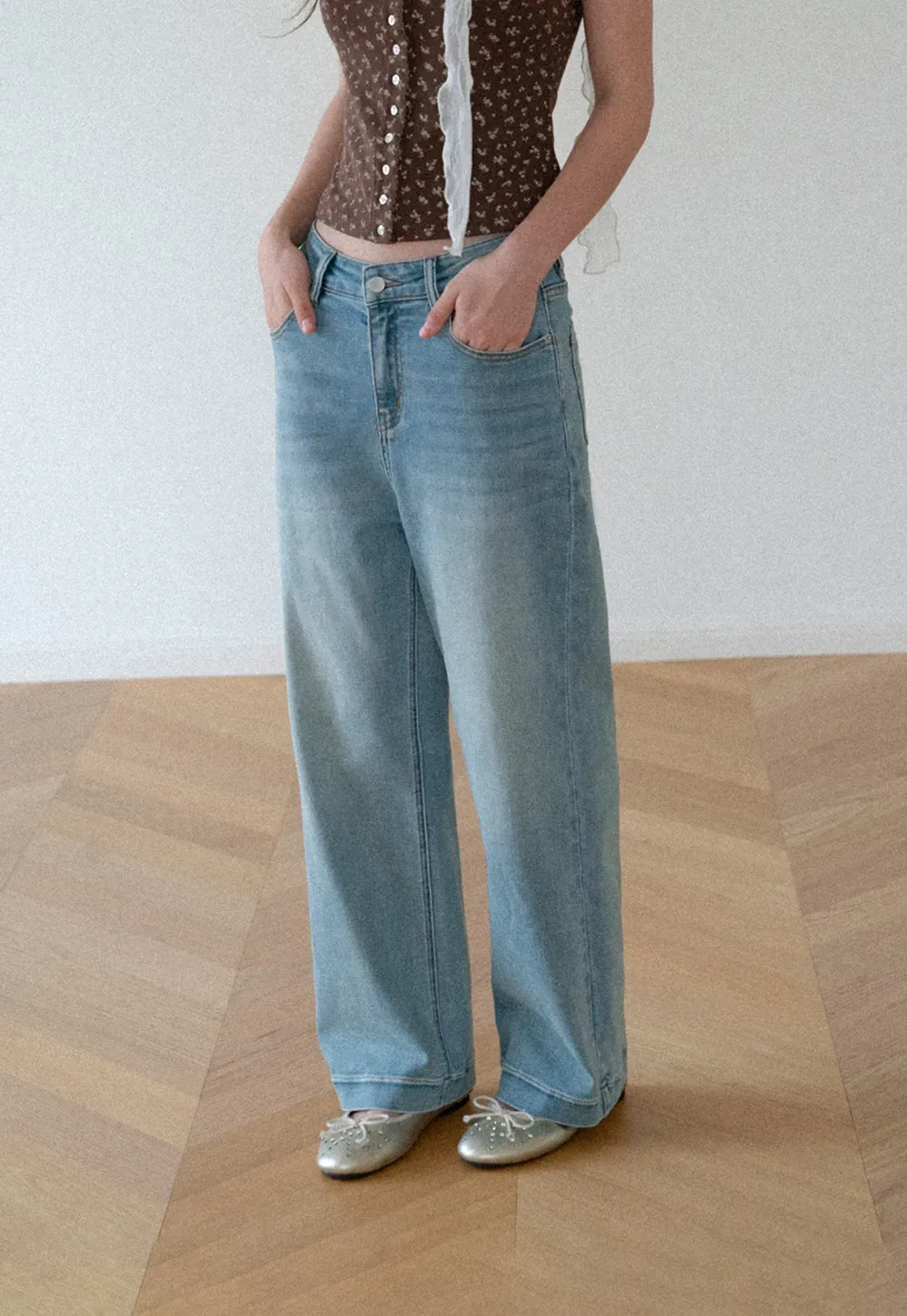 High Waist Wide Leg Straight Fit Jeans