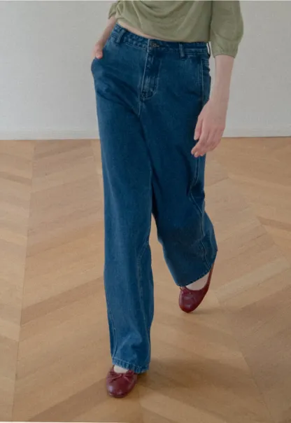 High Waist Wide Leg Straight Fit Jeans