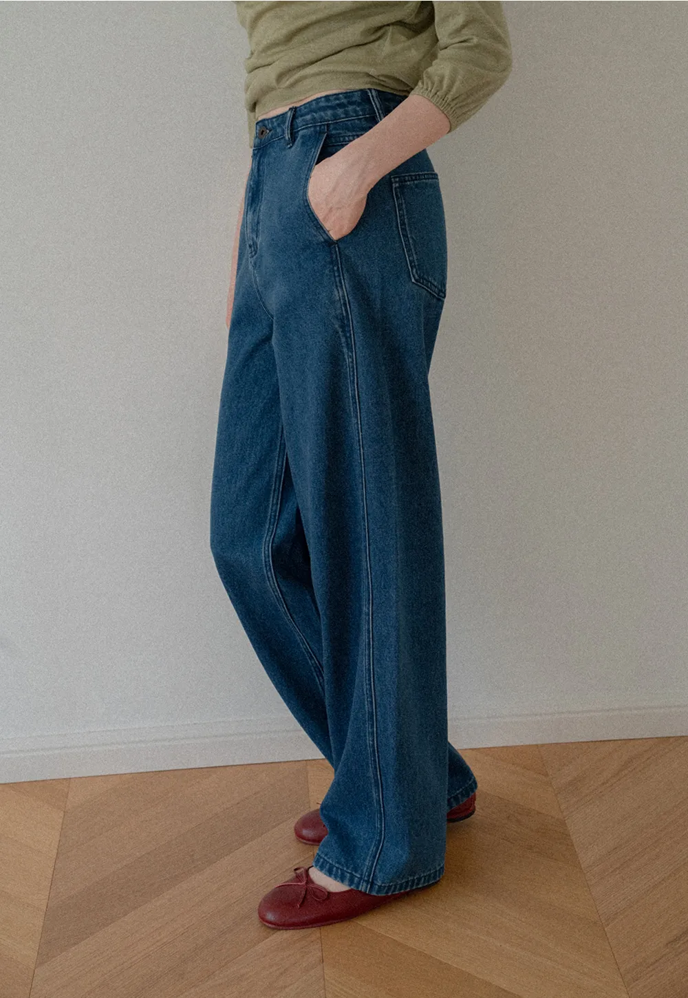 High Waist Wide Leg Straight Fit Jeans