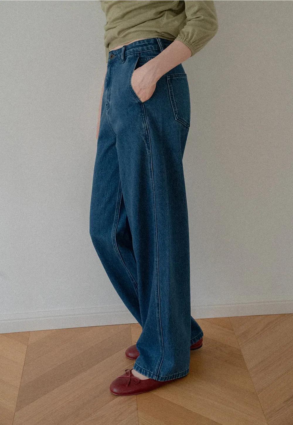 High Waist Wide Leg Straight Fit Jeans