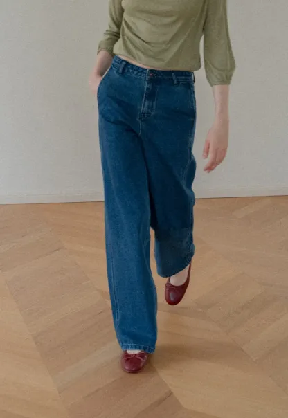 High Waist Wide Leg Straight Fit Jeans