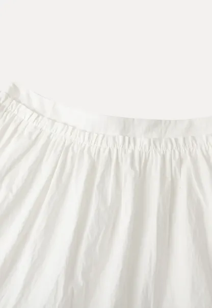 Tiered skirt with lace trim and gathered waist