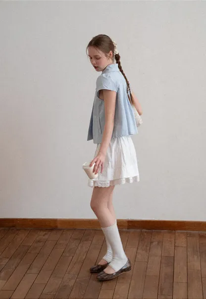 Tiered skirt with lace trim and gathered waist