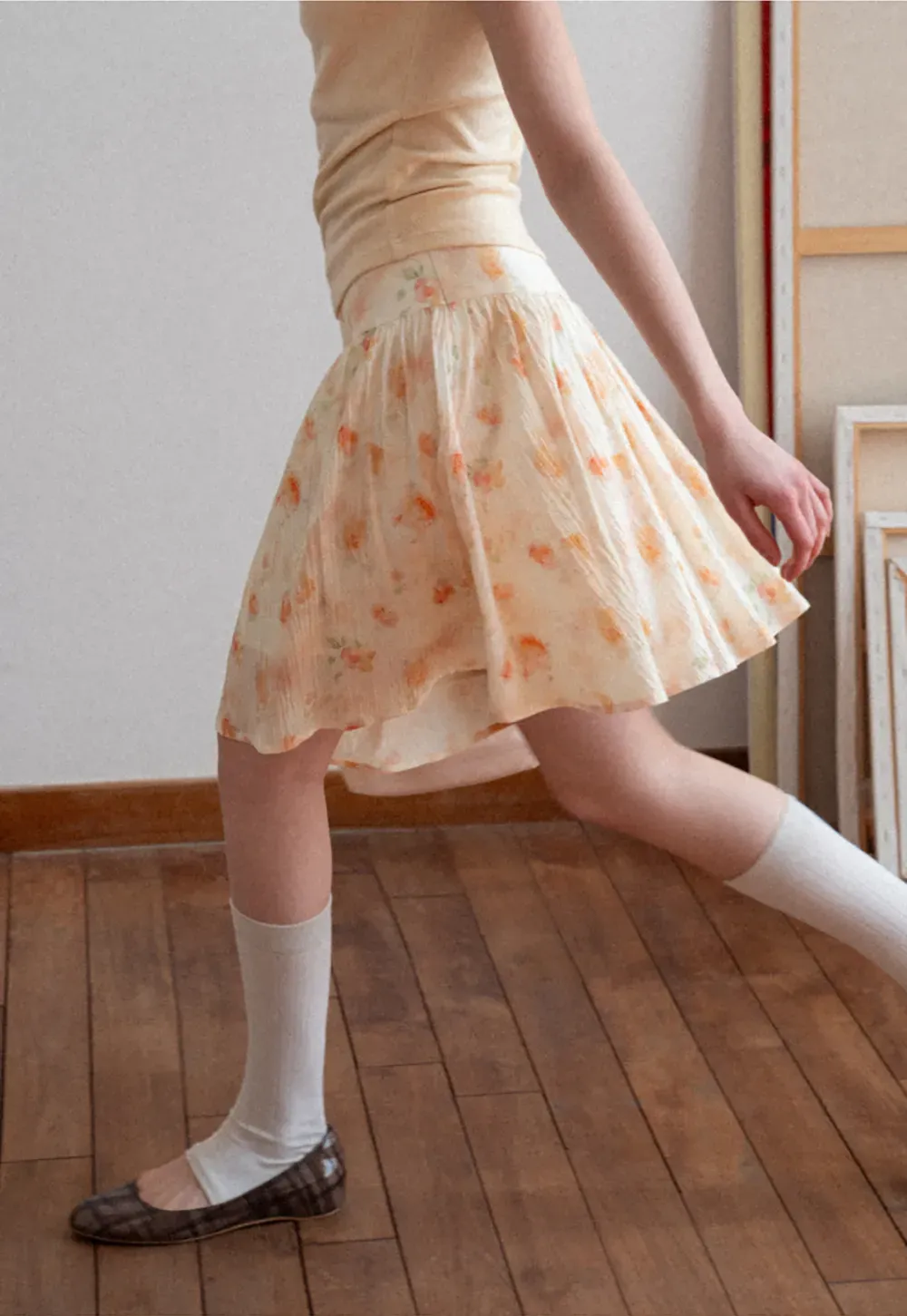 Floral Print Pleated Skirt with Asymmetrical Hem