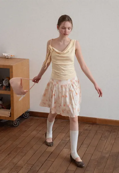 Floral Print Pleated Skirt with Asymmetrical Hem