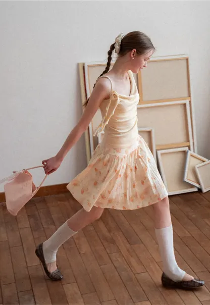 Floral Print Pleated Skirt with Asymmetrical Hem