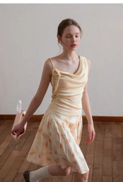 Floral Print Pleated Skirt with Asymmetrical Hem