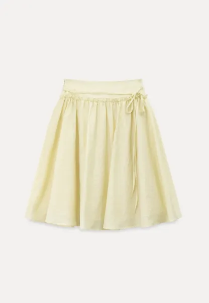 Flowy A-line skirt with gathered waist and layered hem