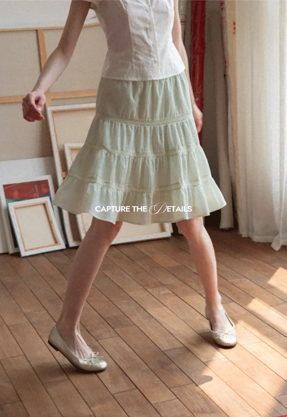 Tiered ruffled skirt with lace trim