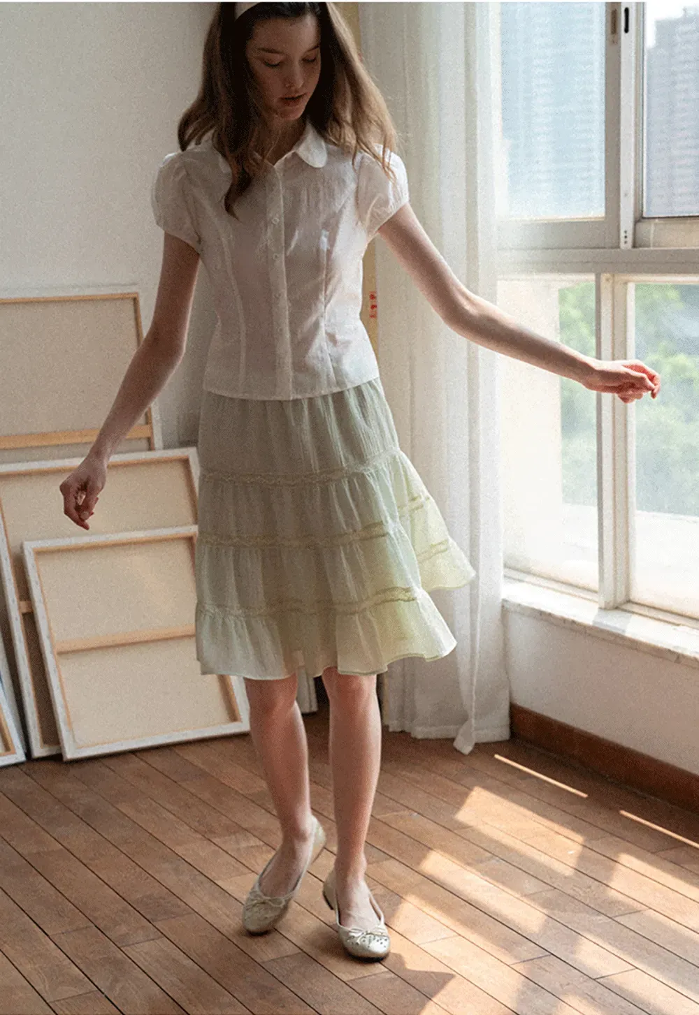 Tiered ruffled skirt with lace trim