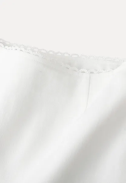 Mini skirt with lace trim at waist and hem