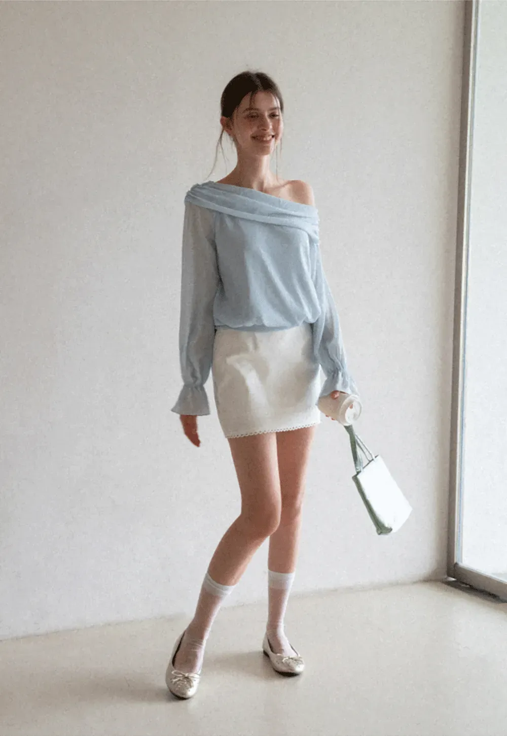 Mini skirt with lace trim at waist and hem