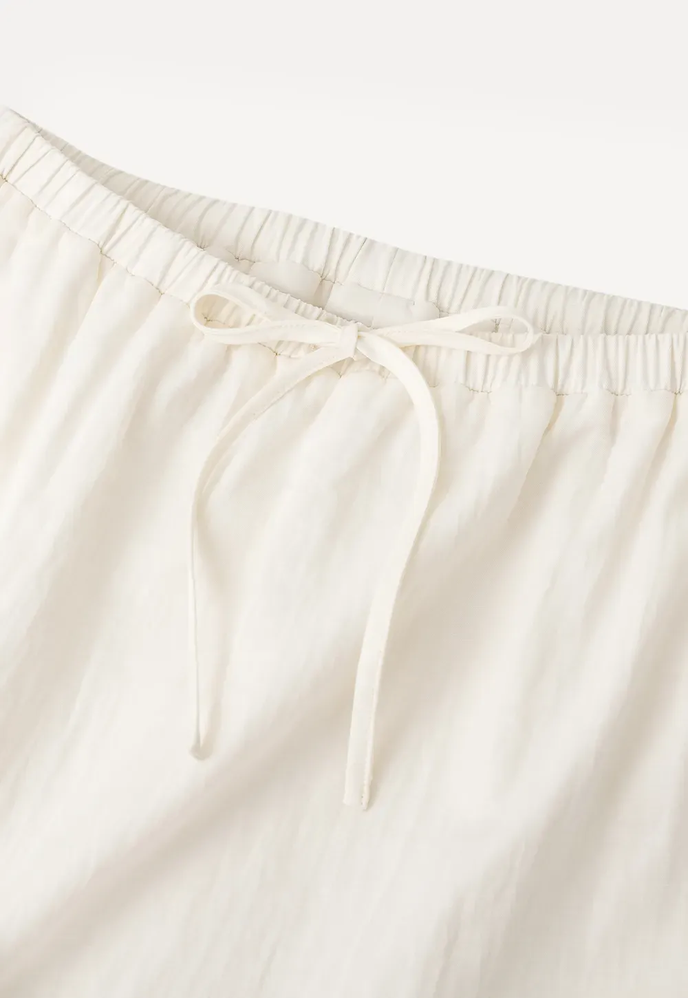 Linen skirt with drawstring waist and ruffled hem