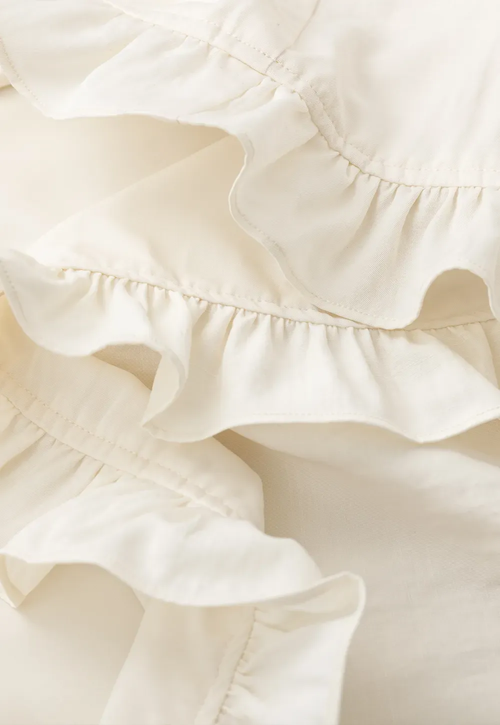 Linen skirt with drawstring waist and ruffled hem