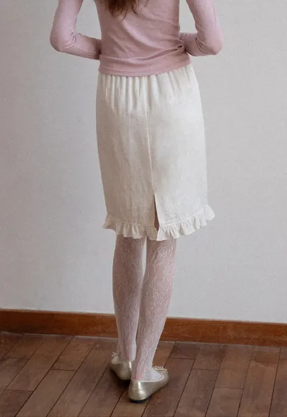 Linen skirt with drawstring waist and ruffled hem